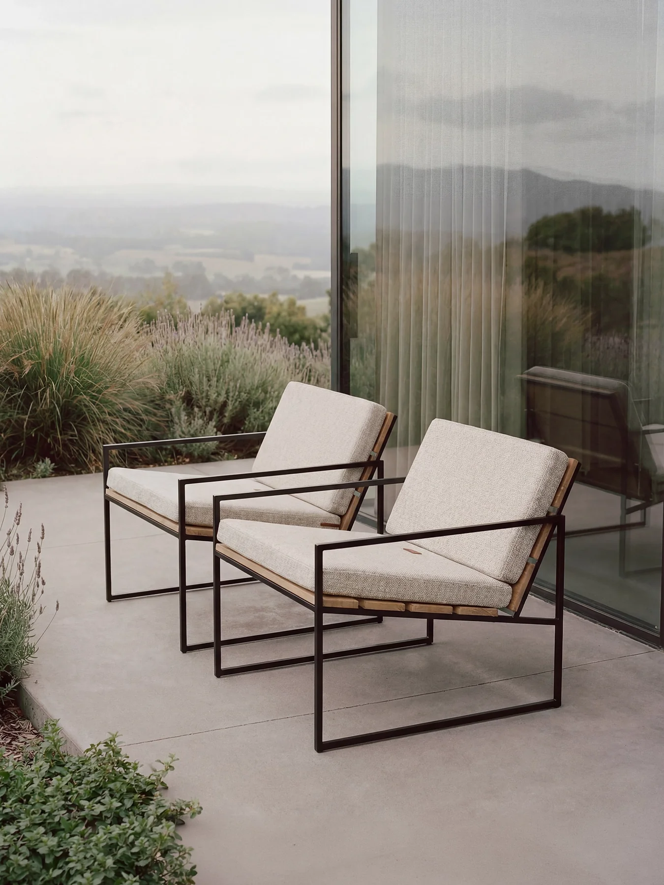 Outdoor Lounge Chair Arvid – Black Frame & Teak - Image 7