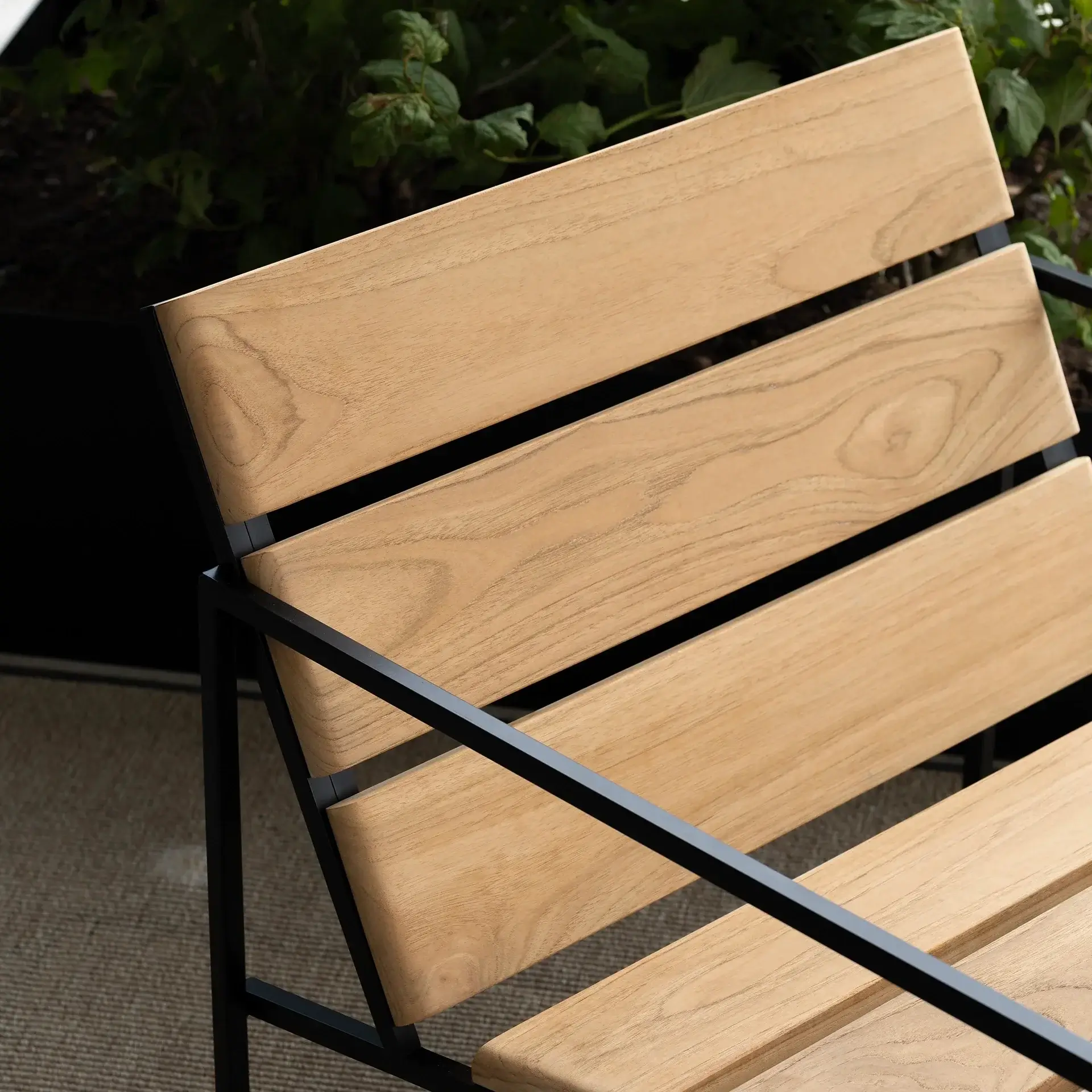 Outdoor Lounge Chair Arvid – Black Frame & Teak - Image 8