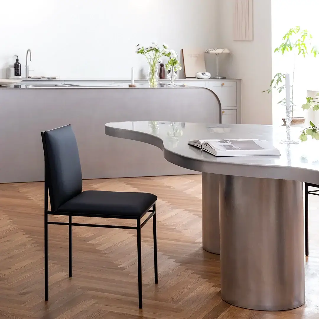 Dining chair Bella - Black Frame - Jade Black Leather - Image 3