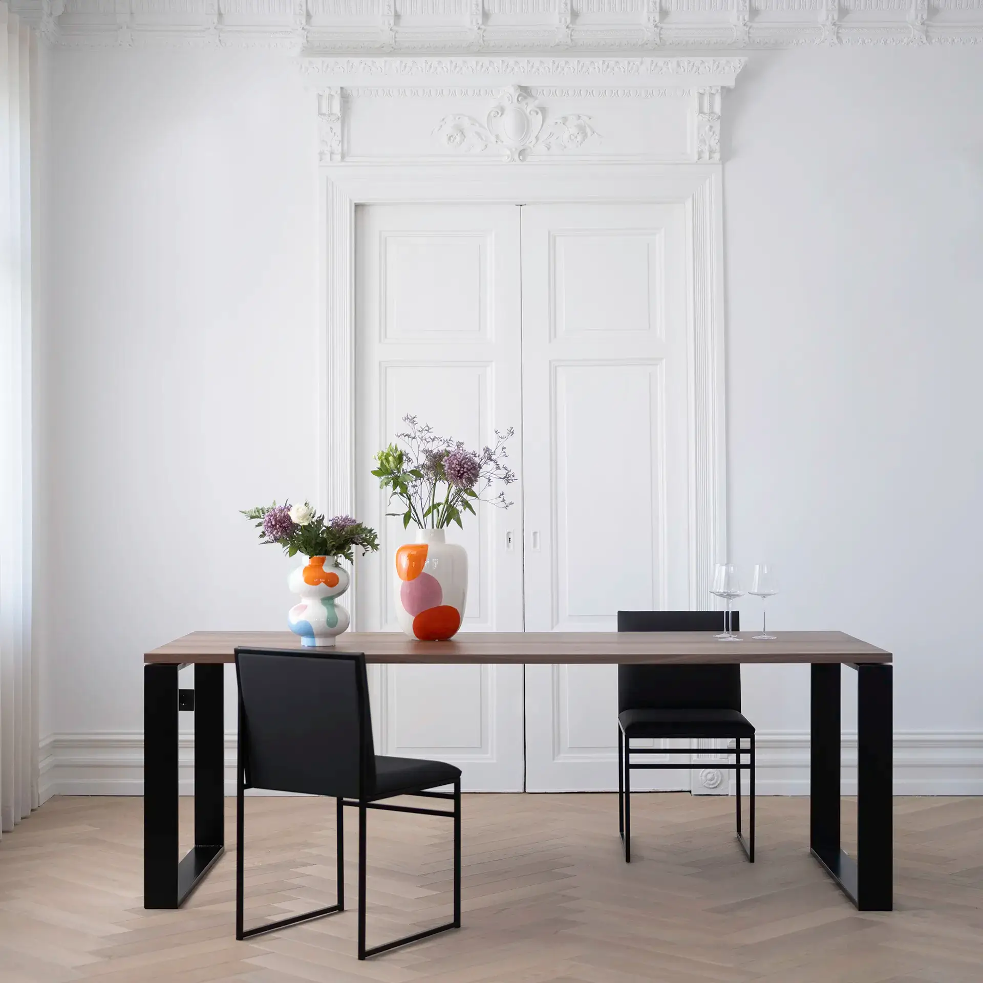 Dining table Diana  - Black - Dark oak Wood Top - Image 2