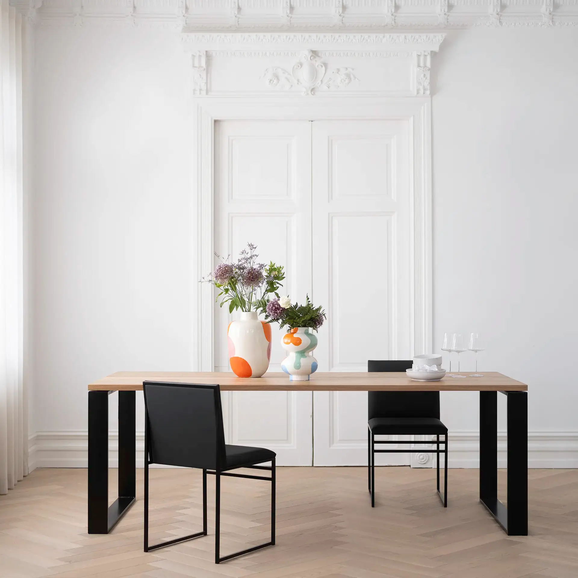 Dining table Diana - Black Frame - Oak Wood Top - Image 2