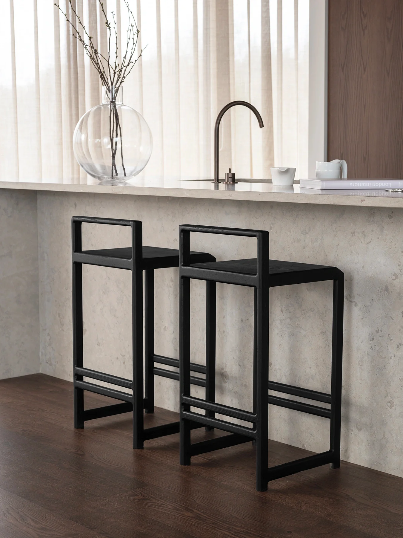 Oak Bar Stool Ebba – Black Oak Frame - Image 2