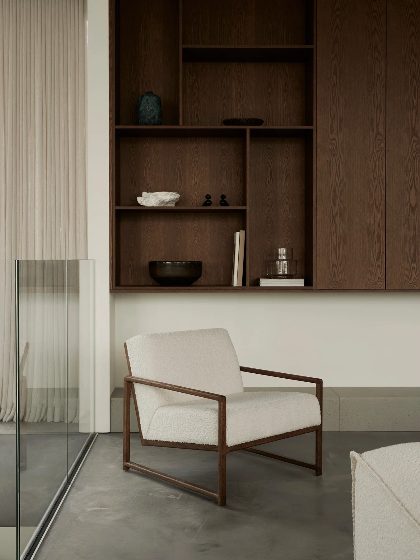 Armchair Einar – Dark Oak Frame – Ivory Bouclé Cushion - Image 3