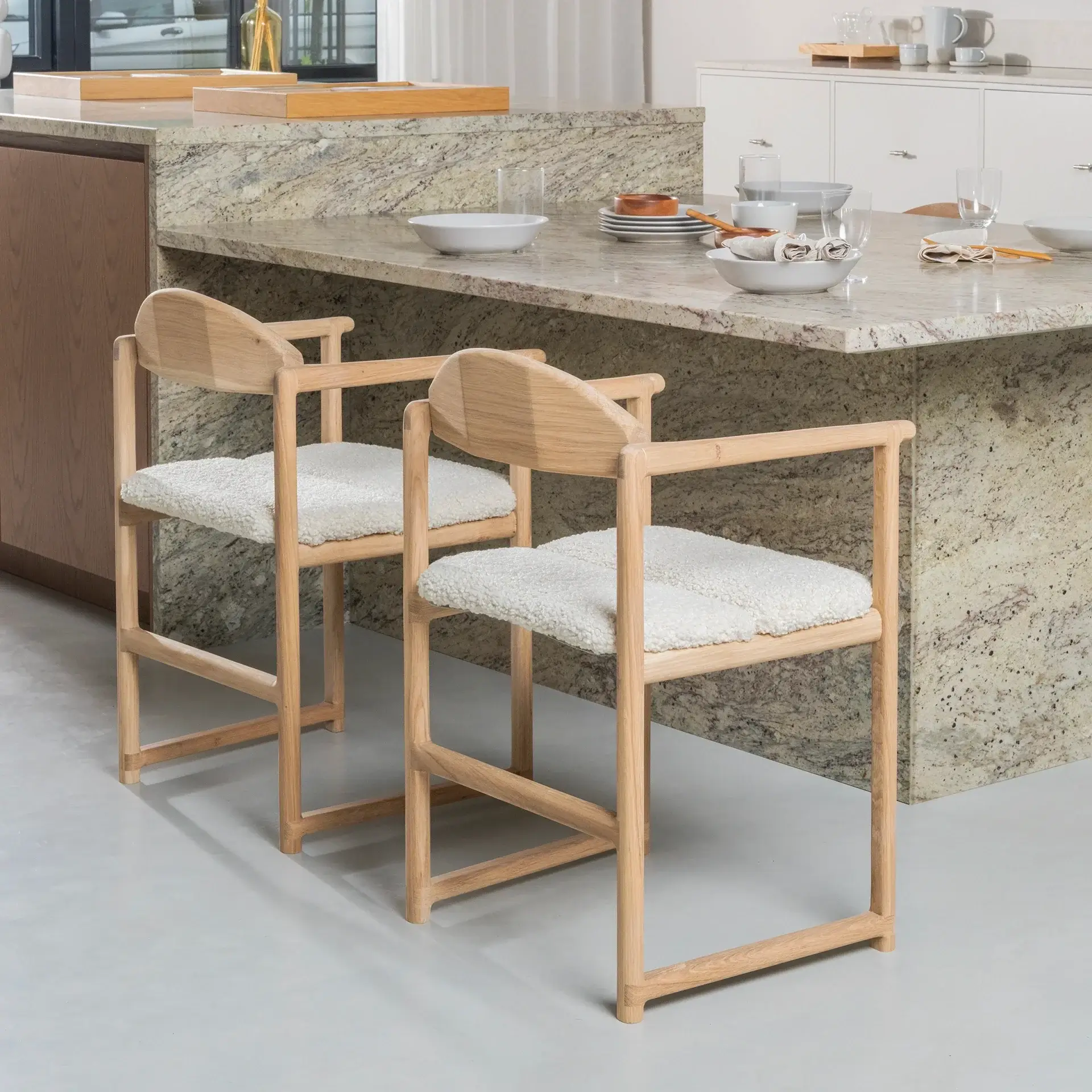 Dining chair Erik - Oak Wood Frame - Ivory bouclé Cushion - Image 2