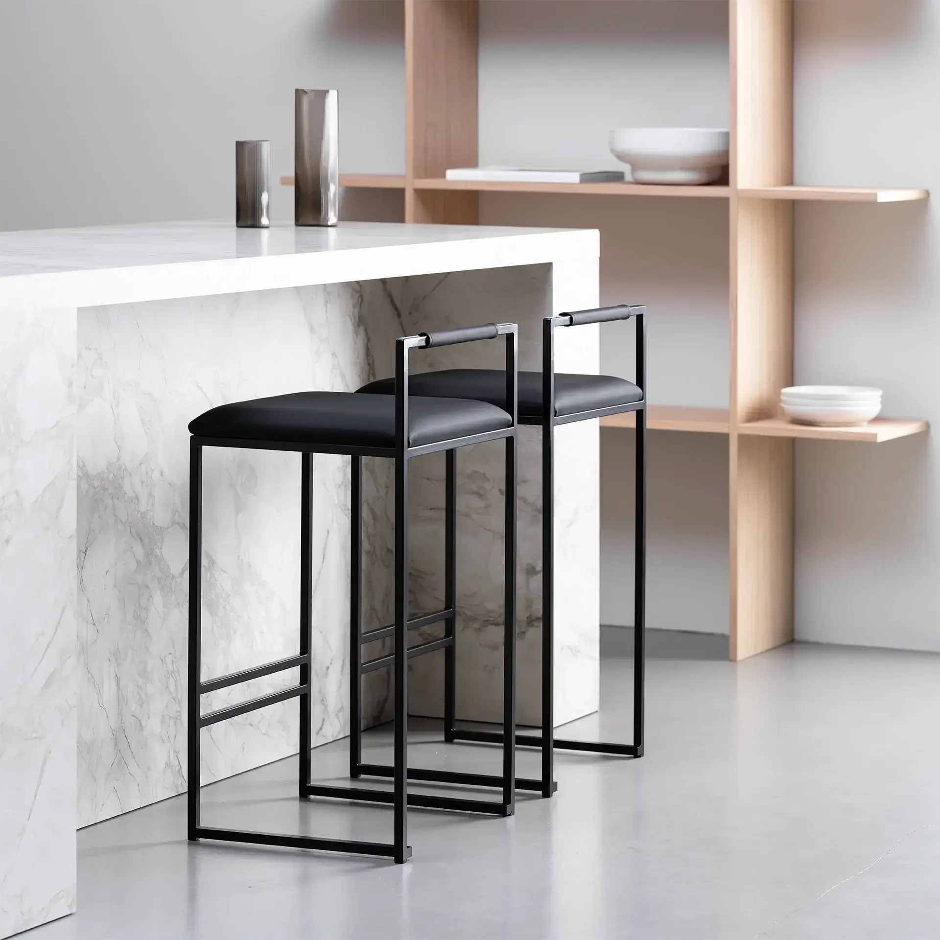 Bar Stool Freja – Black Frame – Black Leather Cushion & Backrest - Image 6