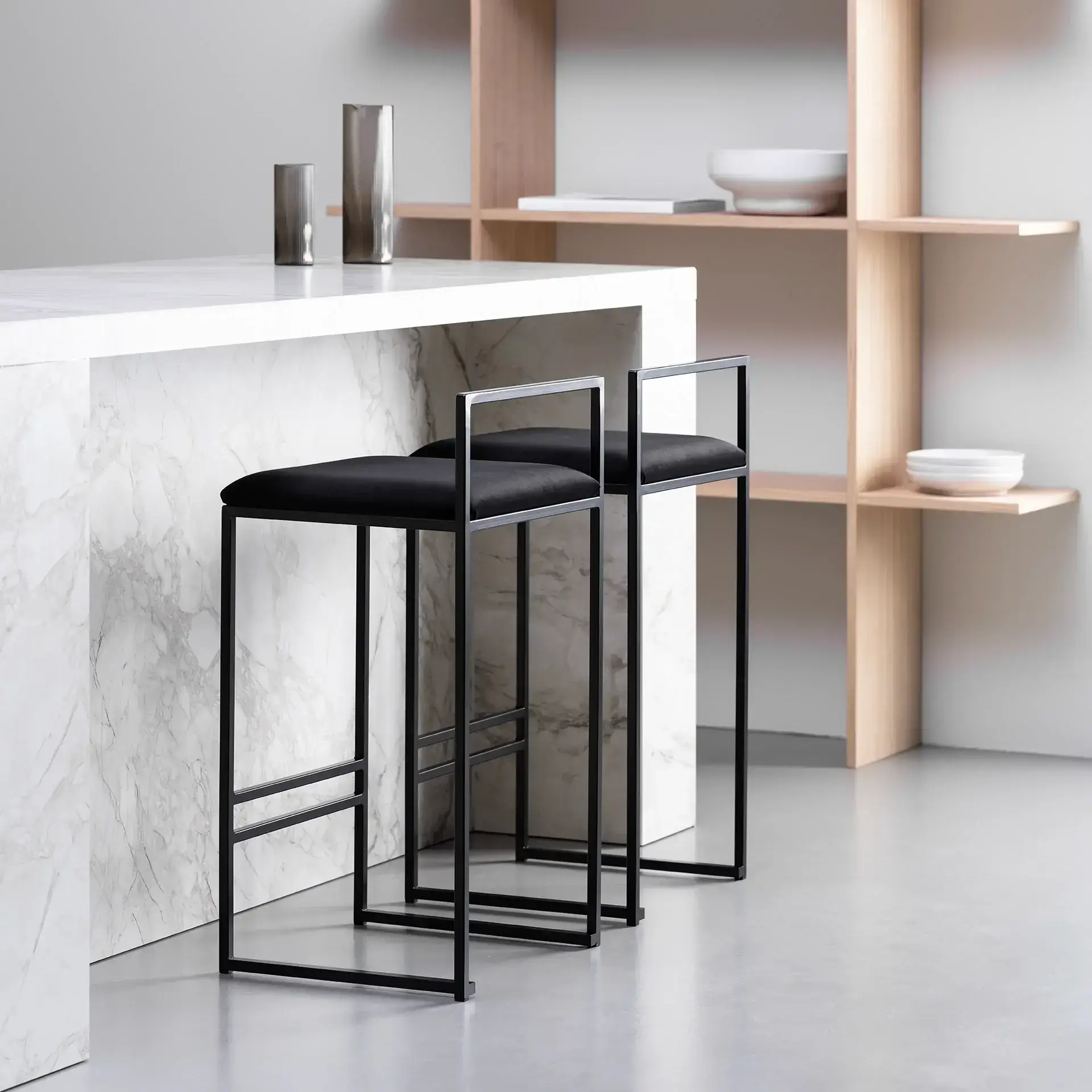 Bar Stool Freja – Black Frame – Jade Black Velvet Cushion - Image 7