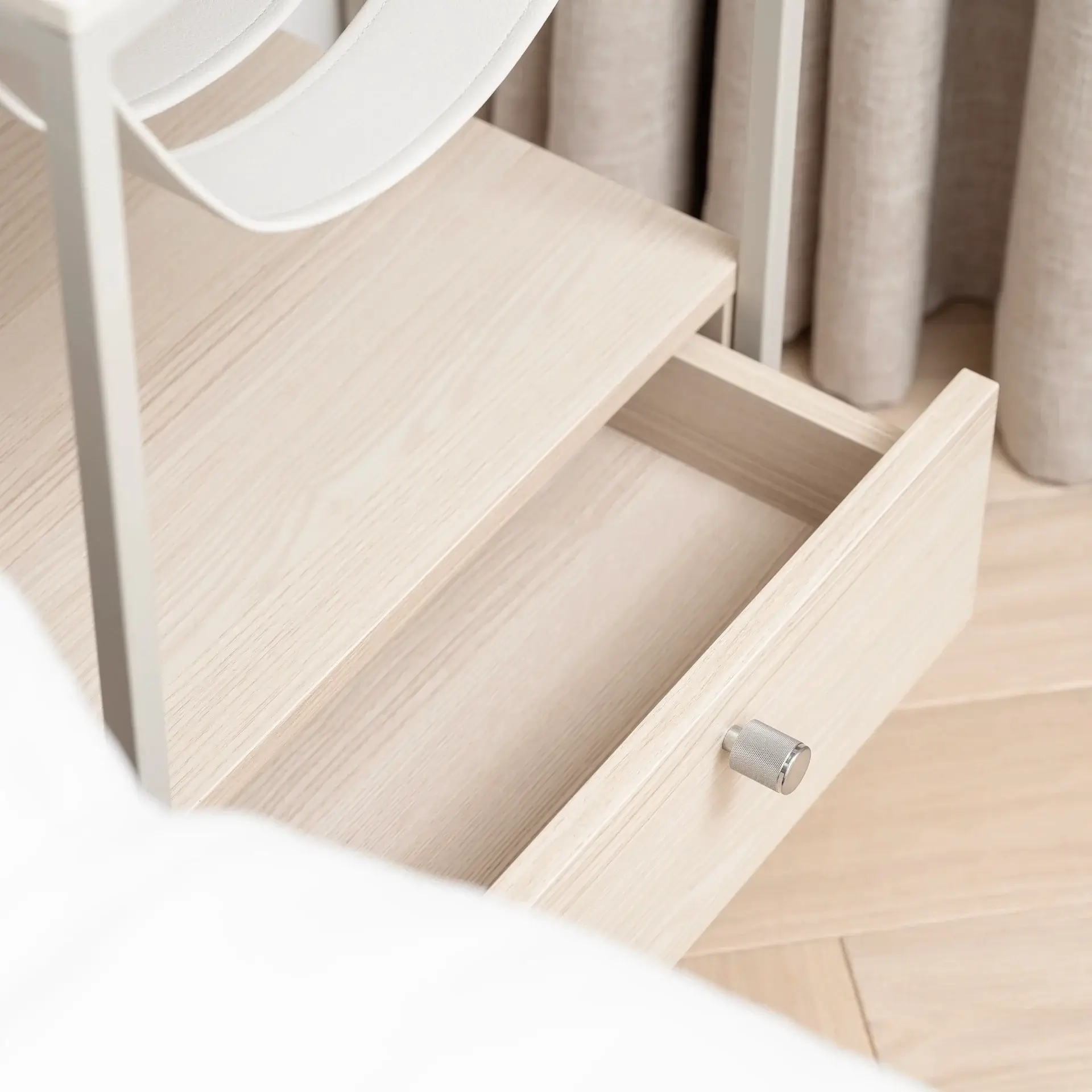 Bedside table Iris  - Beige - Sand Leather Straps - Lunar Dekton Top - Image 5