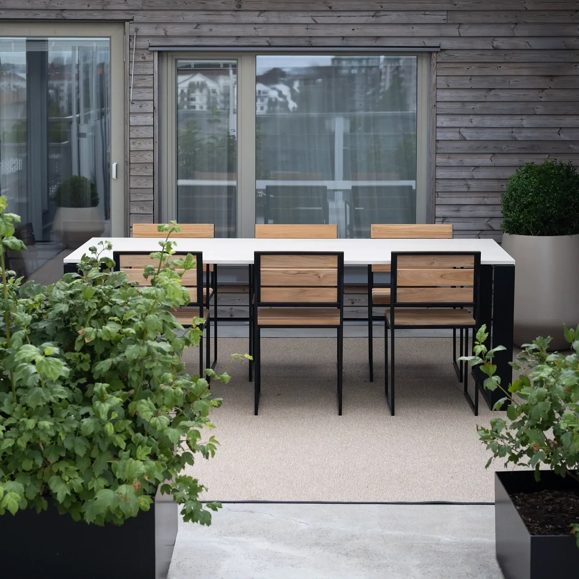 Garden Dining Chair Edith – Black Frame & Teak - Image 4
