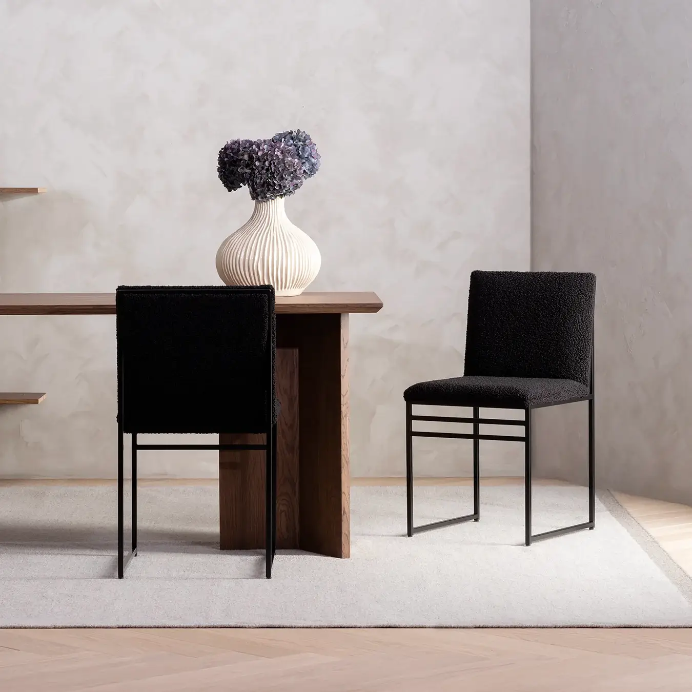 Dining chair Isabell - Black Frame - Black bouclé Cushion - Image 2