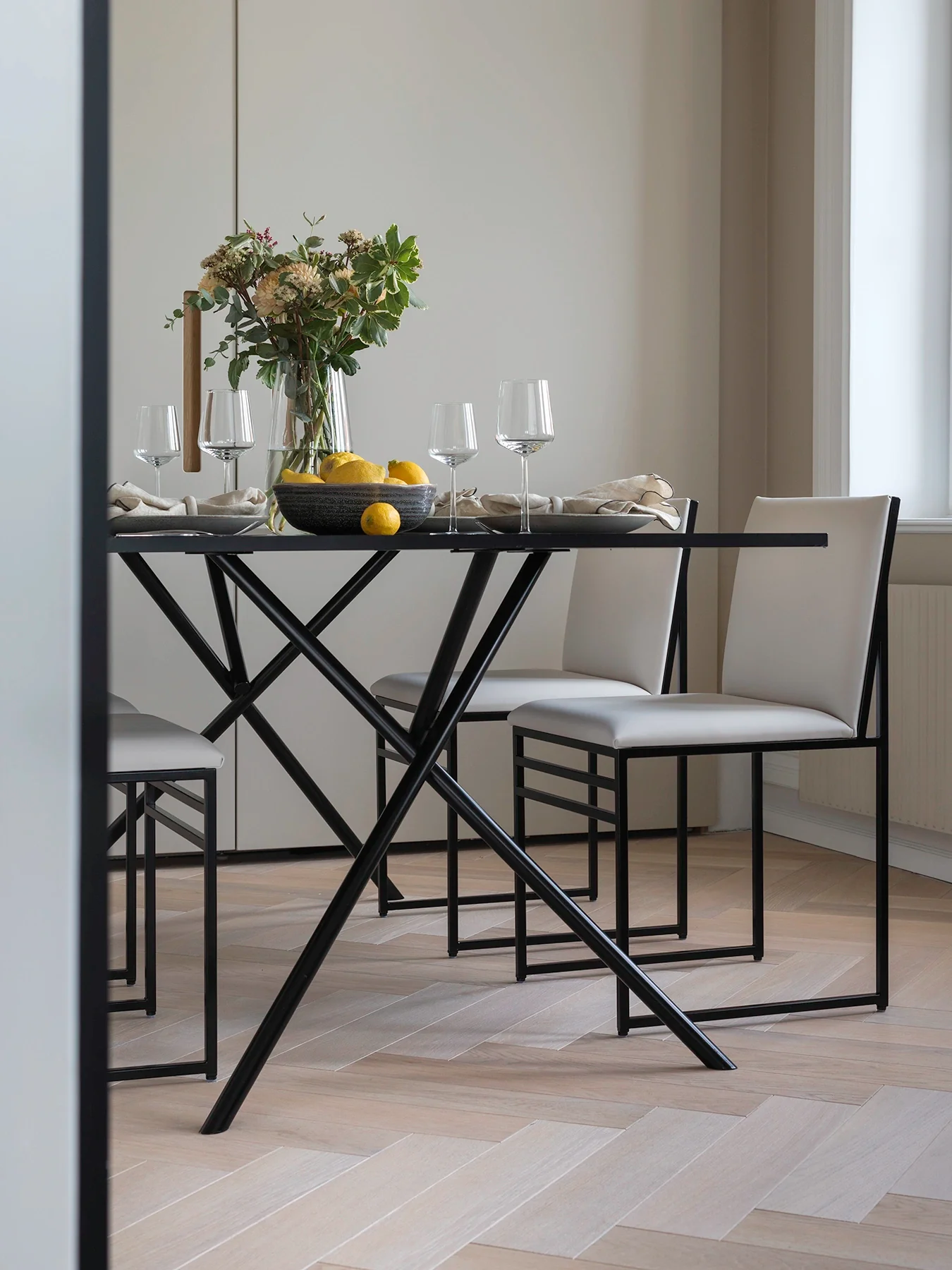 Dining chair Isabell - Black Frame - Ivory leather Cushion - Image 5
