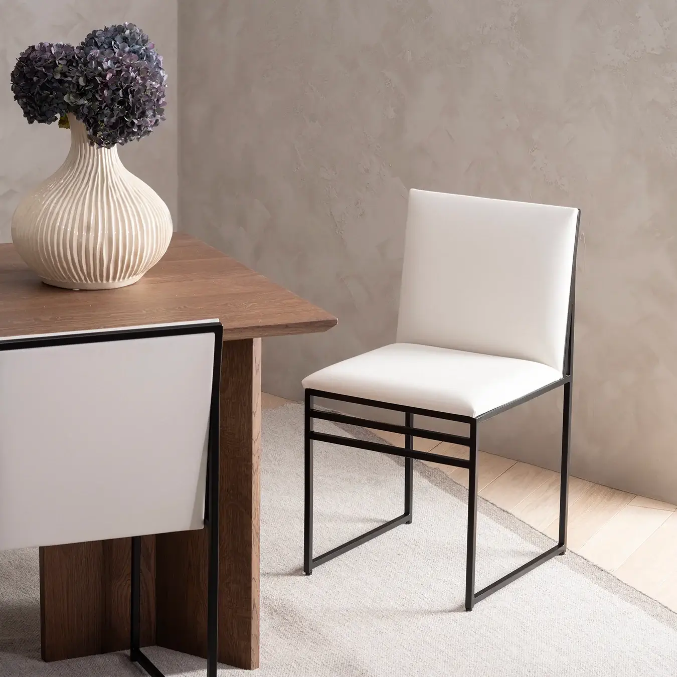 Dining chair Isabell - Black Frame - Ivory leather Cushion - Image 6