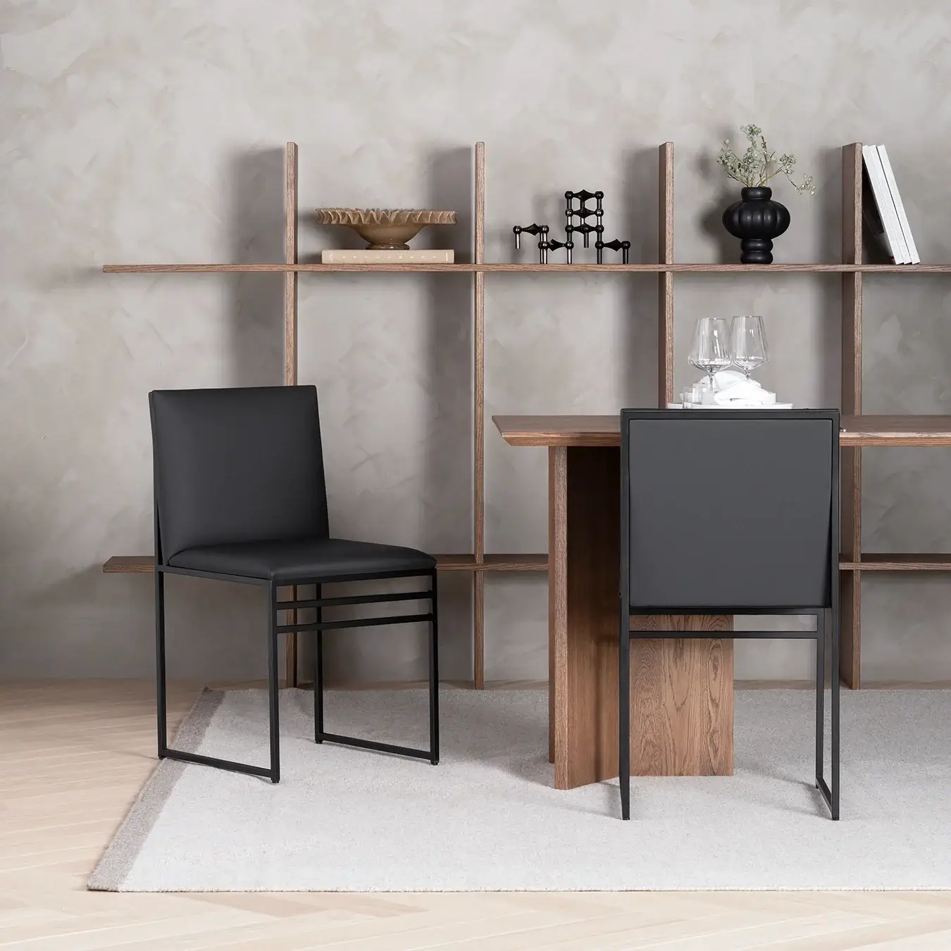 Dining chair Isabell - Black Frame - Jade black leather Cushion - Image 6