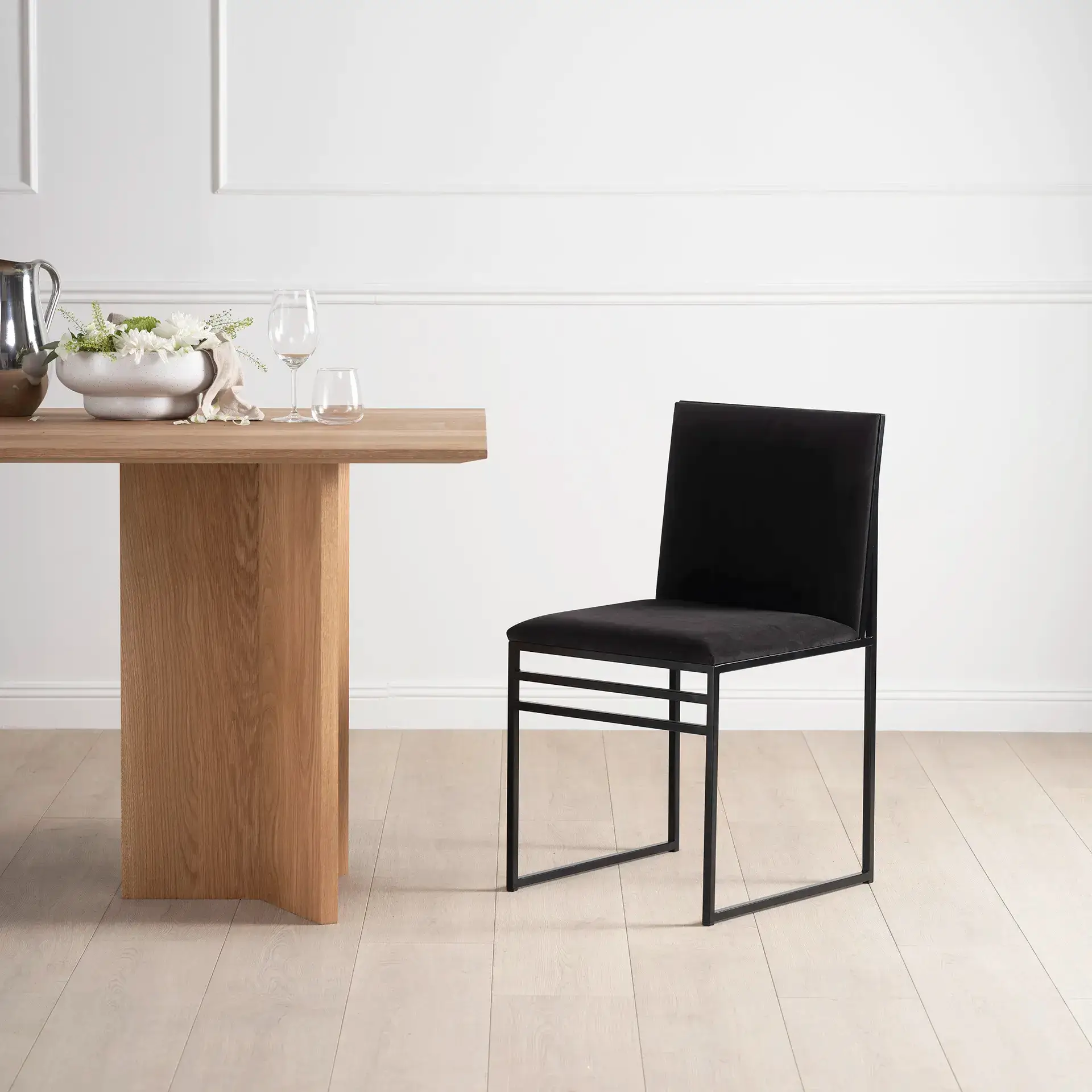 Dining chair Isabell - Black Frame - Jade black velvet Cushion - Image 5
