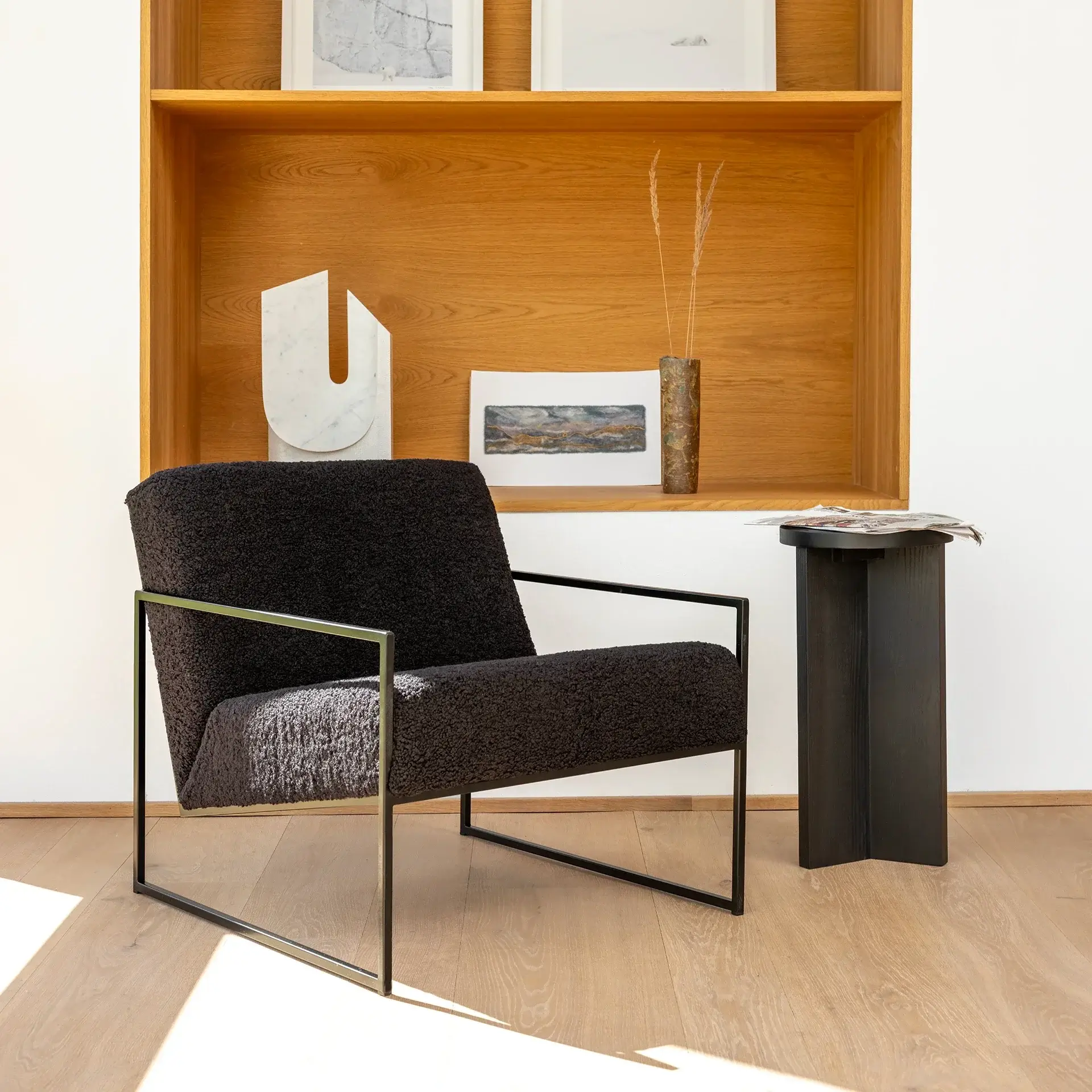 Armchair Kent – Black Frame – Black Bouclé Cushion - Image 2