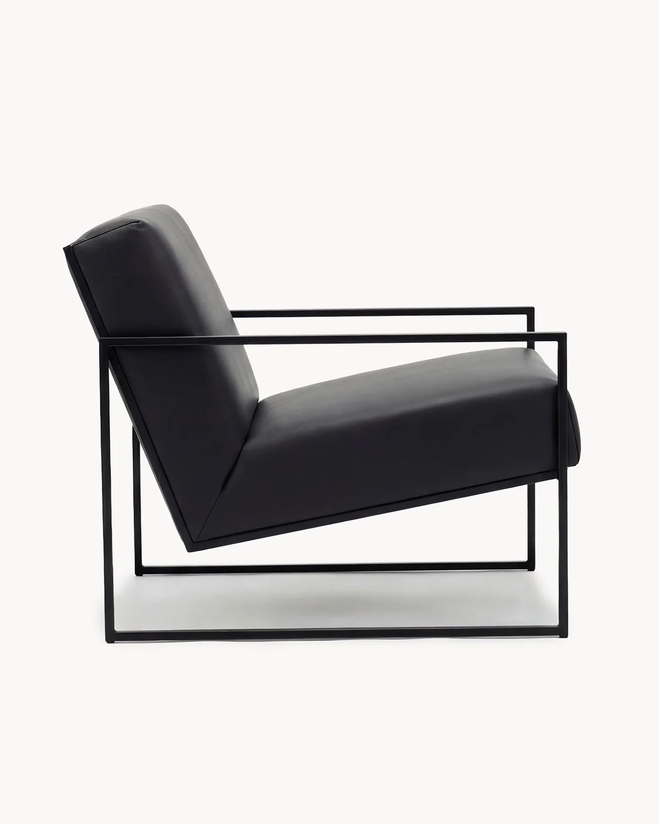 Armchair Kent – Black Frame – Jade Black Leather Cushion - Image 4