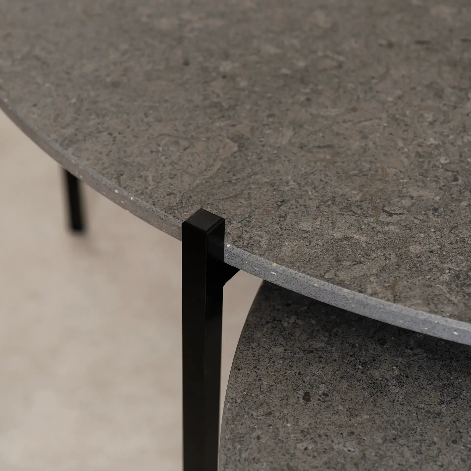 Coffee table Leo - Large set - Black Frame - Grafite Dekton Top - Image 4