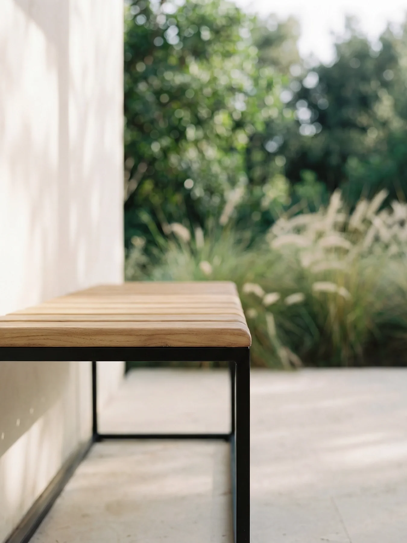Garden Bench - Hedvig - Black Frame & Teak - Image 5