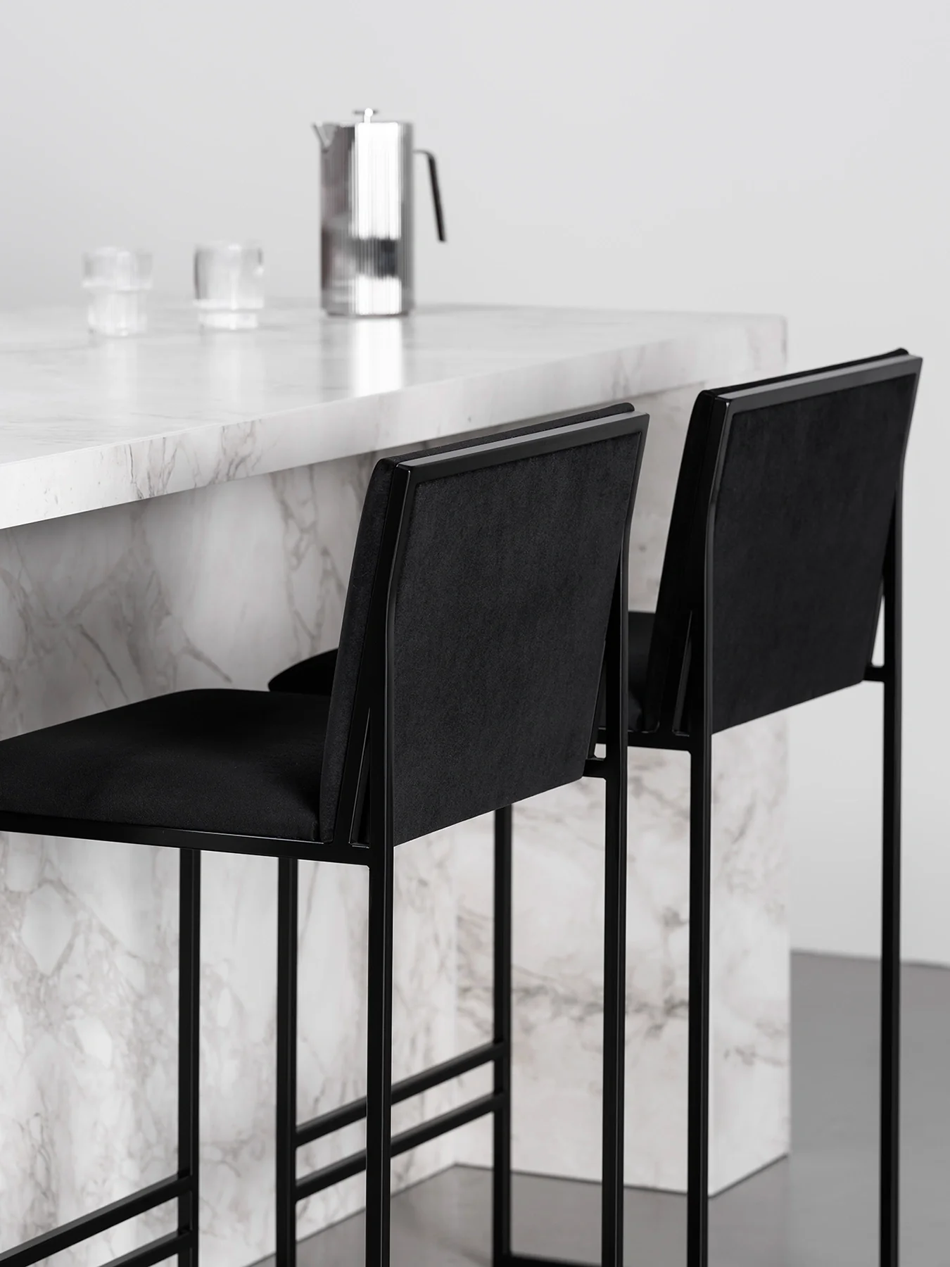 Bar Stool Philip – Black Steel Frame, Black Velvet Cushion - Image 3
