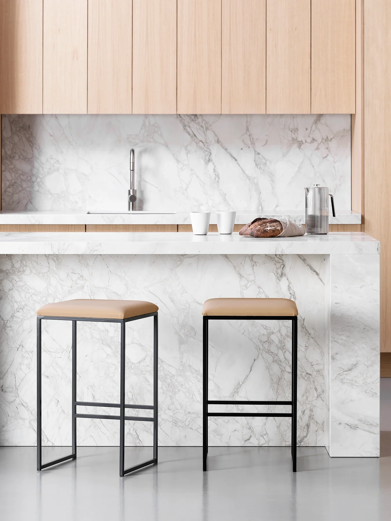 Bar Stool Svea – Black – Latte Leather - Image 2