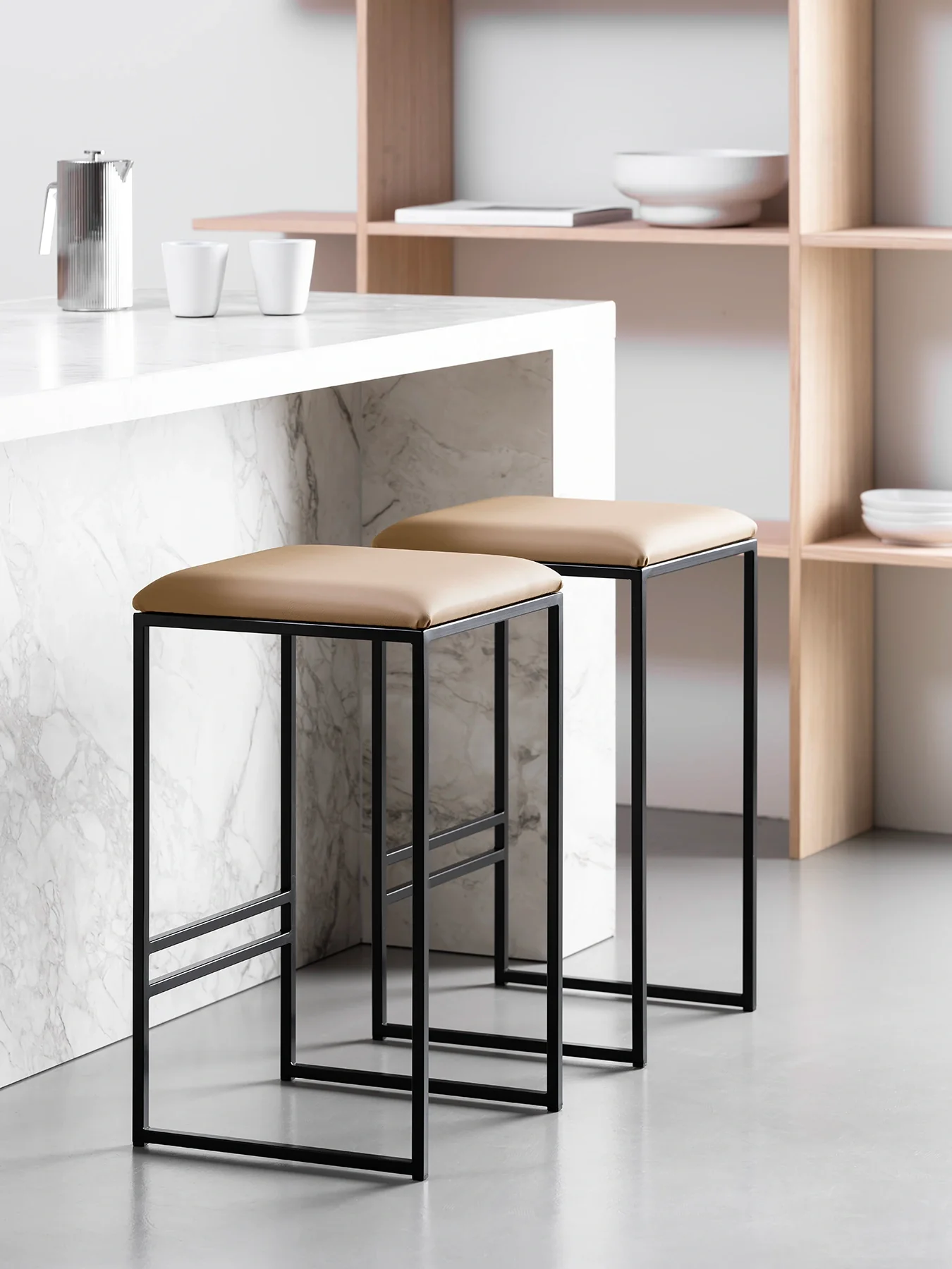 Bar Stool Svea – Black – Latte Leather - Image 3