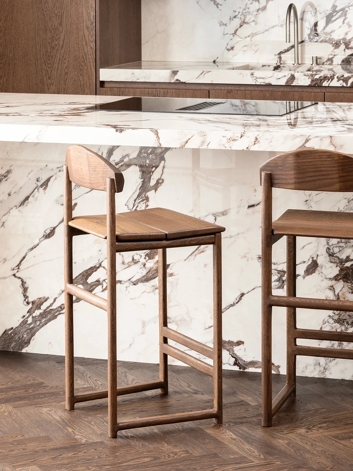 Oak Bar Stool Ted – Dark Oak – Wood Seat - Image 3